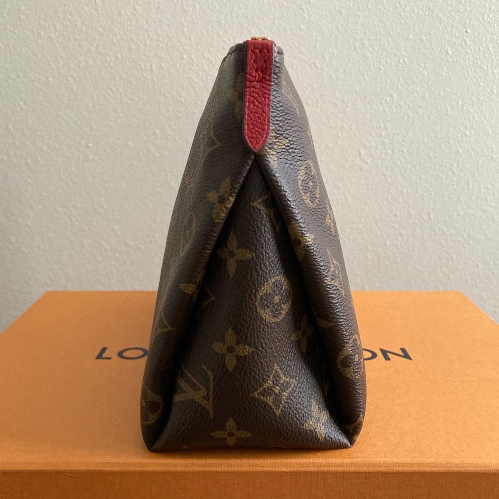 SOLD LV Pallas Beauty Case - Picture 5 of 9